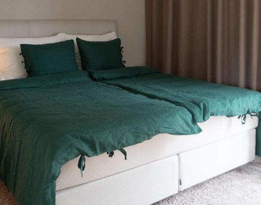 From futon to Hotel continental bed