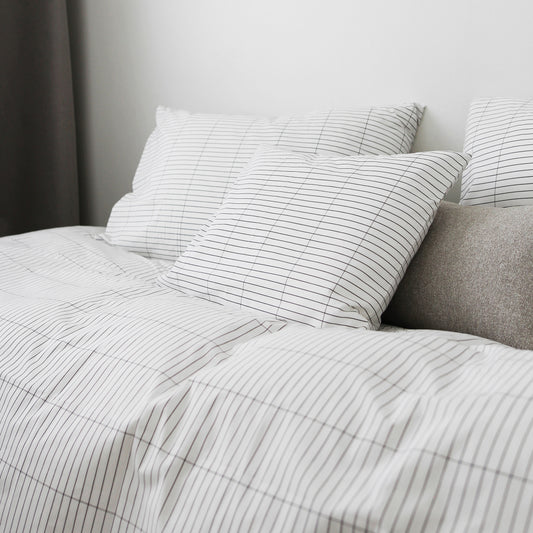 Viivasto Percale double duvet cover set | white/black